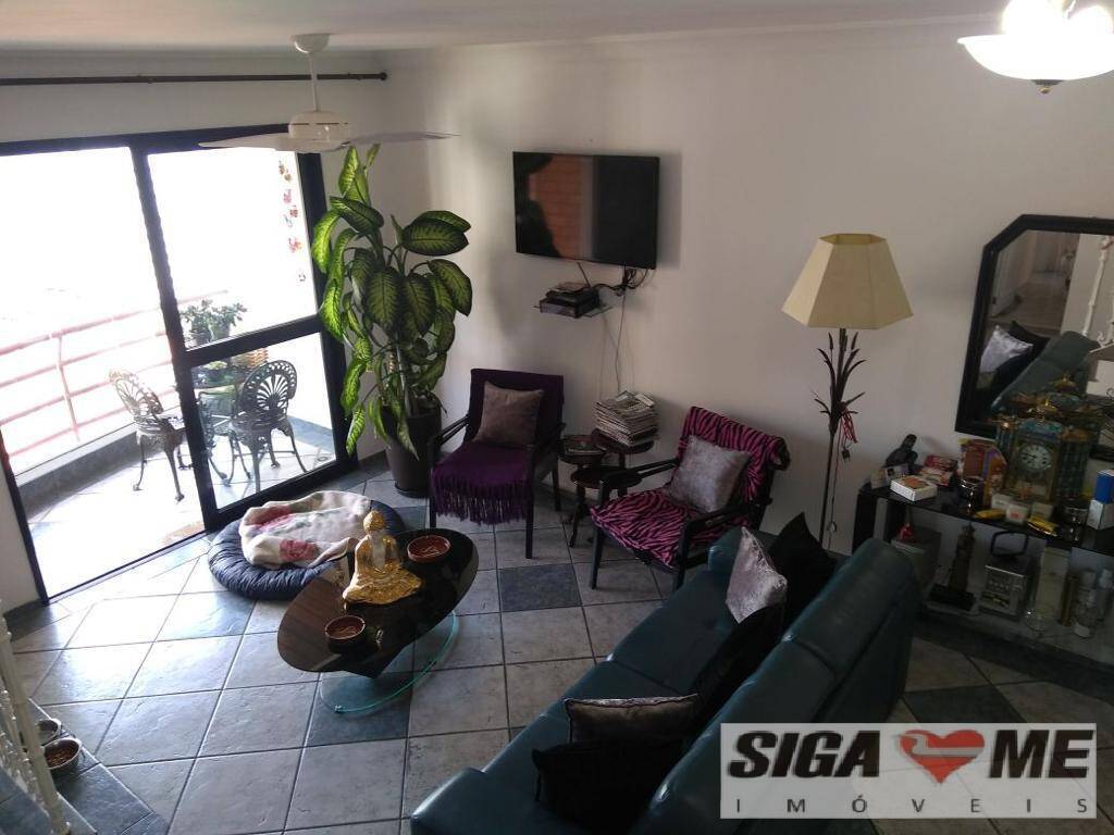 Apartamento à venda com 3 quartos, 206m² - Foto 5