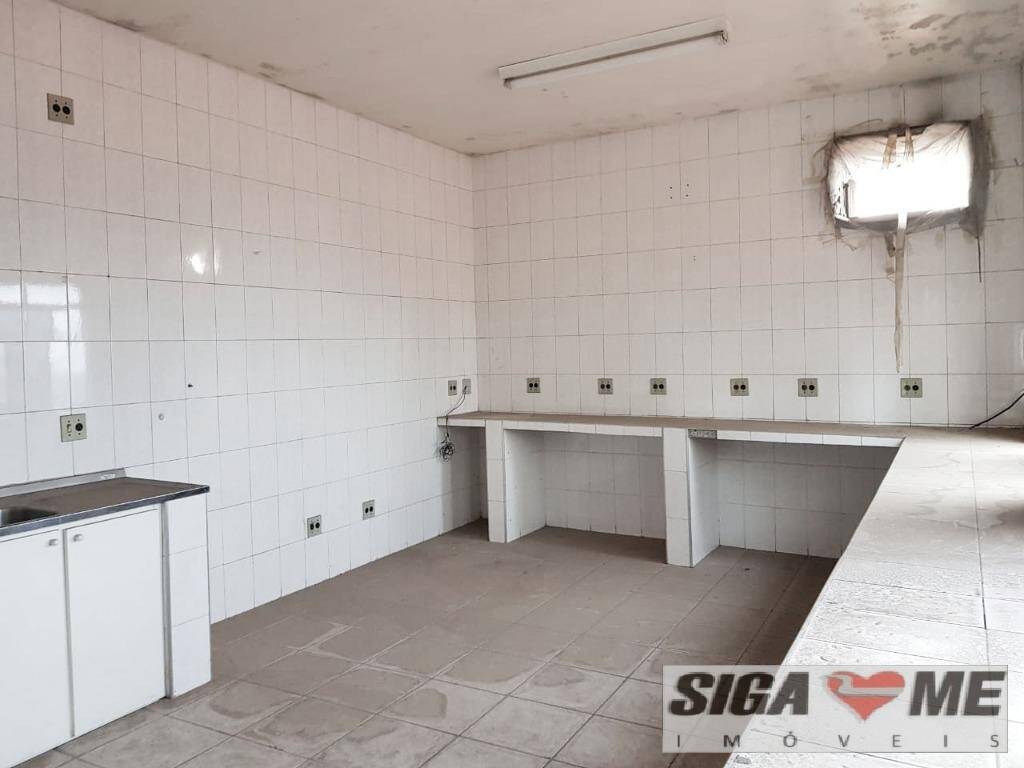 Sobrado para alugar com 4 quartos, 400m² - Foto 12