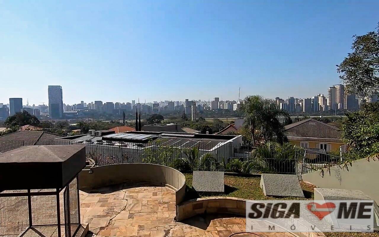 Casa à venda e aluguel com 6 quartos, 745m² - Foto 1