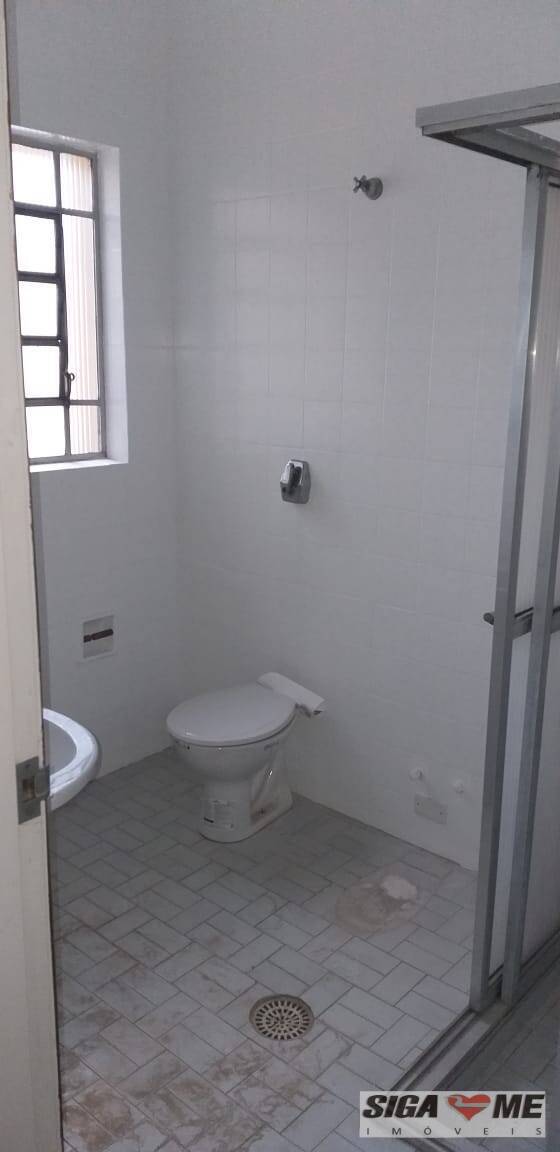 Casa para alugar com 4 quartos, 250m² - Foto 11