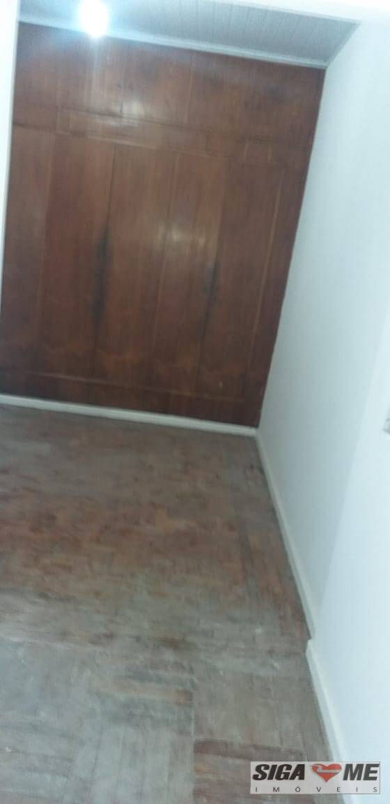 Casa para alugar com 4 quartos, 250m² - Foto 13