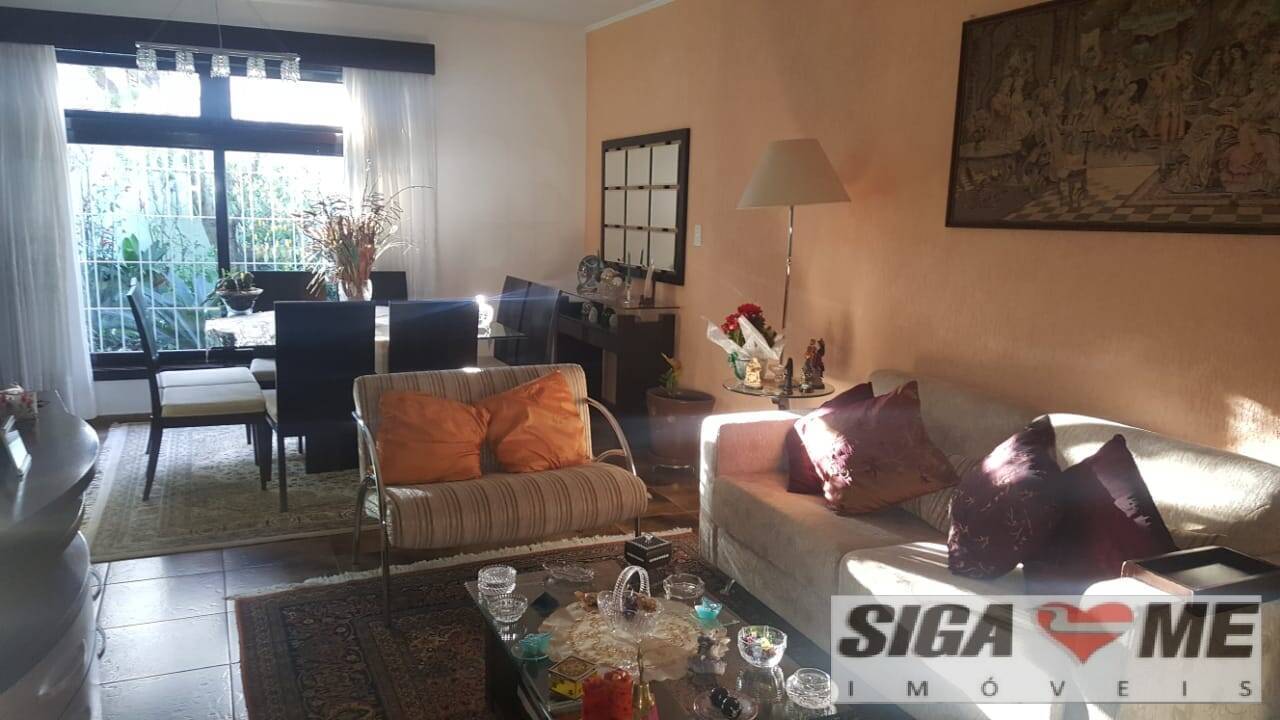 Casa à venda com 3 quartos, 240m² - Foto 11