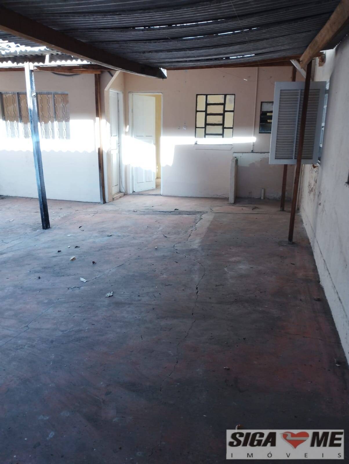 Casa para alugar com 3 quartos, 300m² - Foto 2