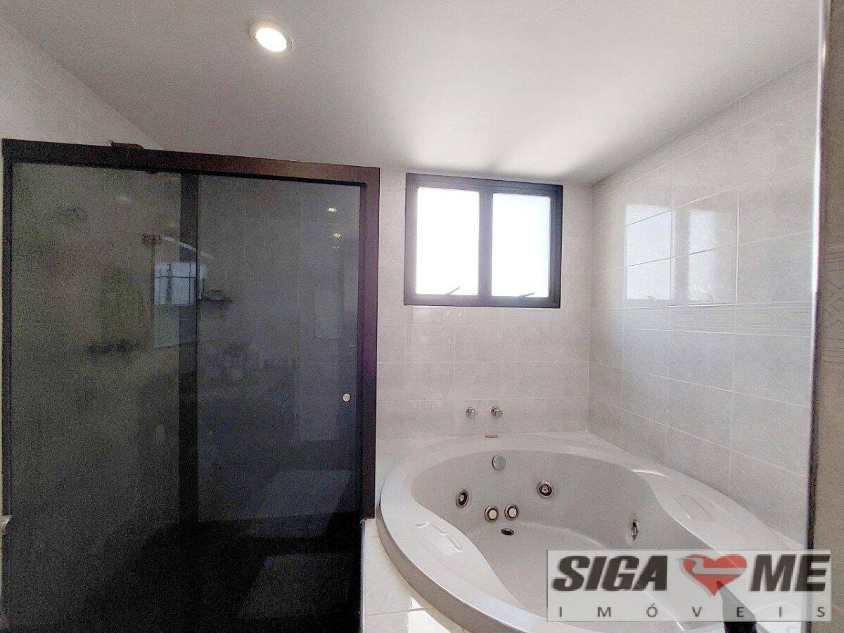 Apartamento à venda com 4 quartos, 226m² - Foto 17