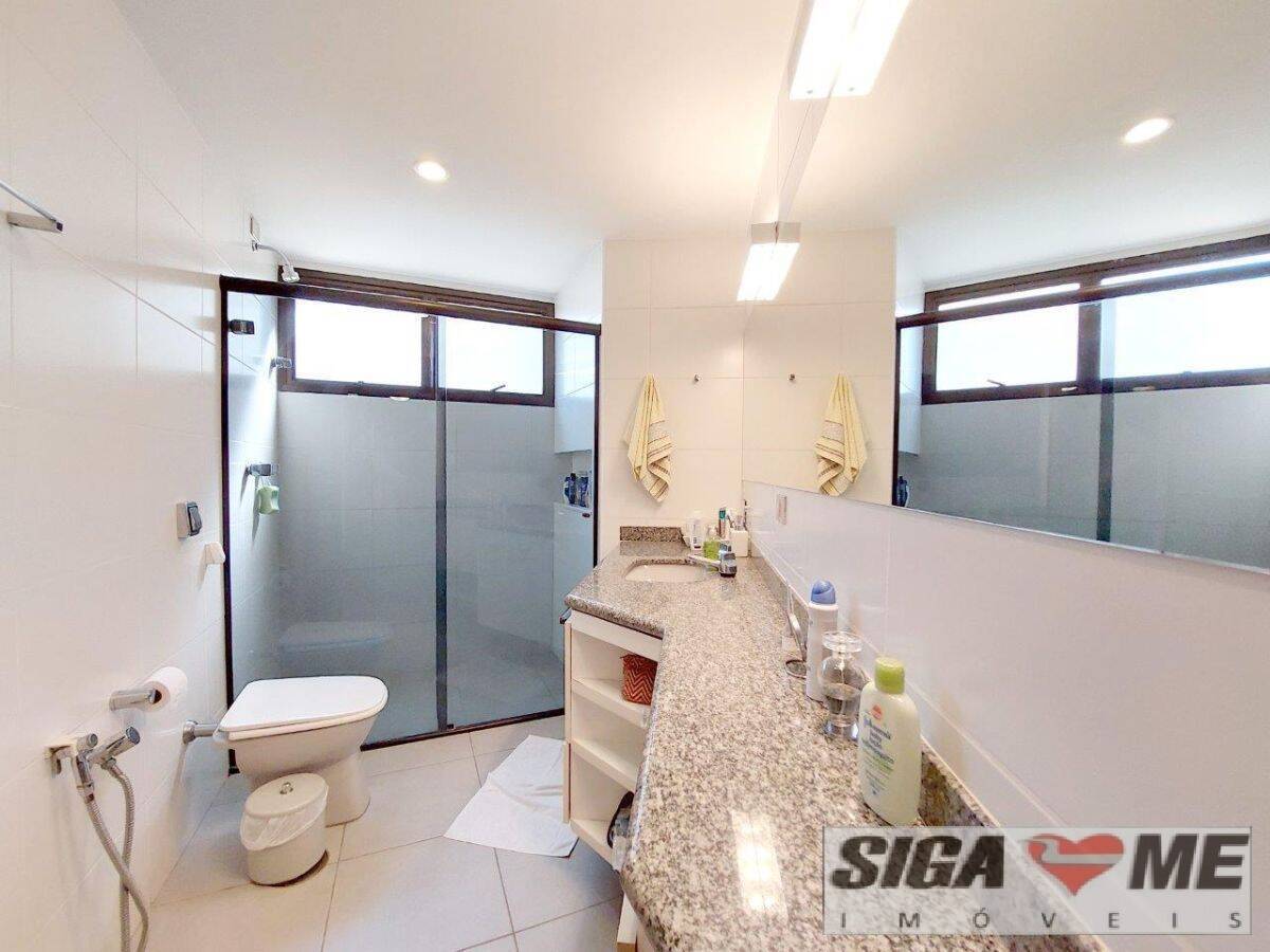 Apartamento à venda com 4 quartos, 226m² - Foto 18