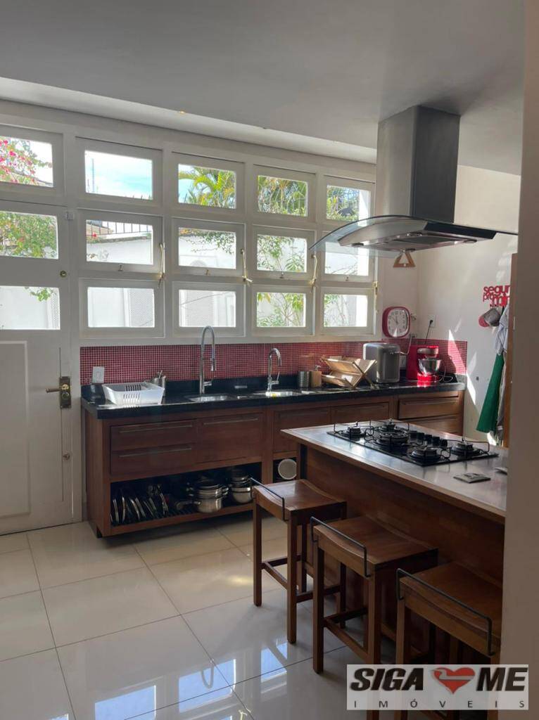 Casa à venda com 8 quartos, 650m² - Foto 13