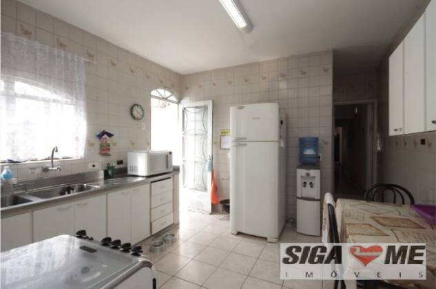 Casa à venda com 4 quartos, 300m² - Foto 4