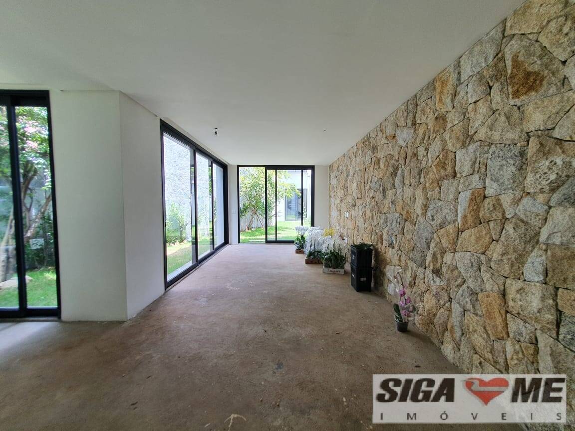 Casa à venda com 3 quartos, 318m² - Foto 4