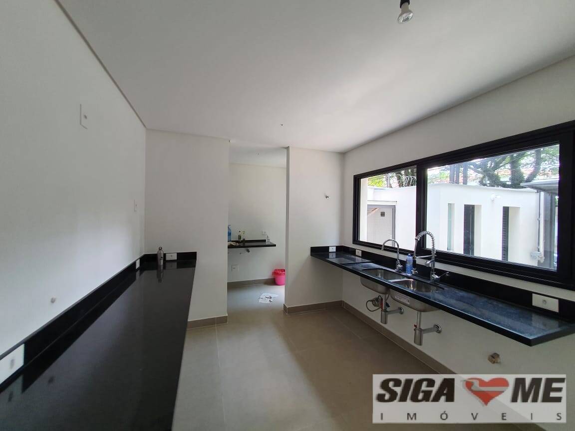 Casa à venda com 3 quartos, 318m² - Foto 7