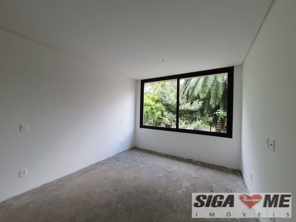 Casa à venda com 3 quartos, 318m² - Foto 13