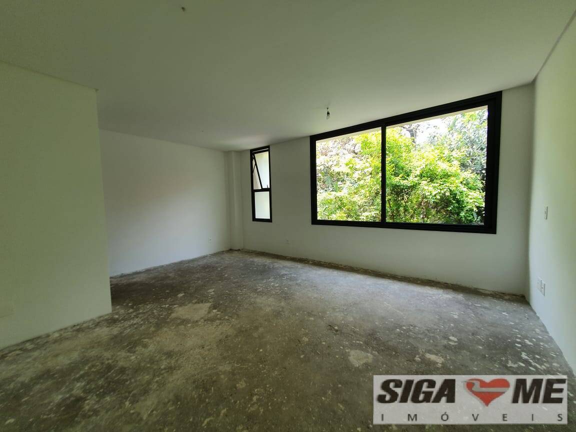 Casa à venda com 3 quartos, 318m² - Foto 11