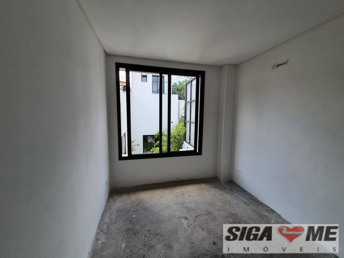 Casa à venda com 3 quartos, 318m² - Foto 10