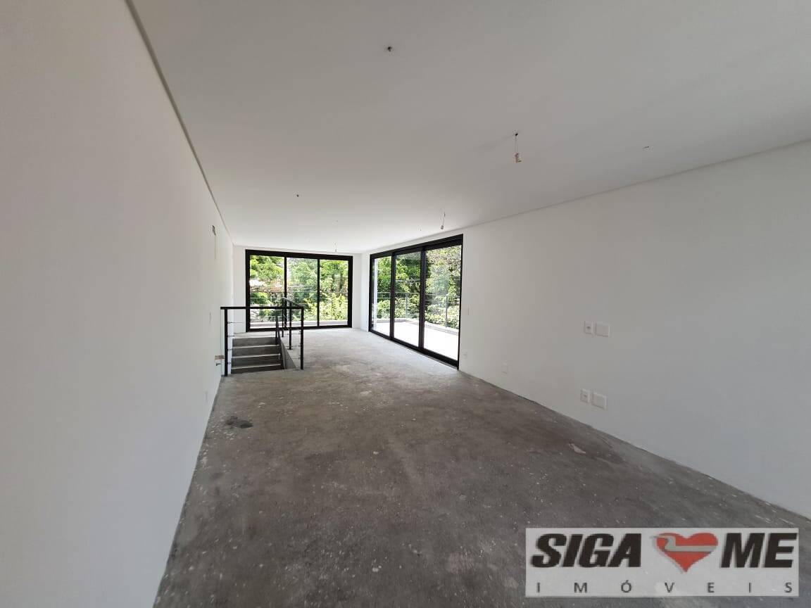 Casa à venda com 3 quartos, 318m² - Foto 17