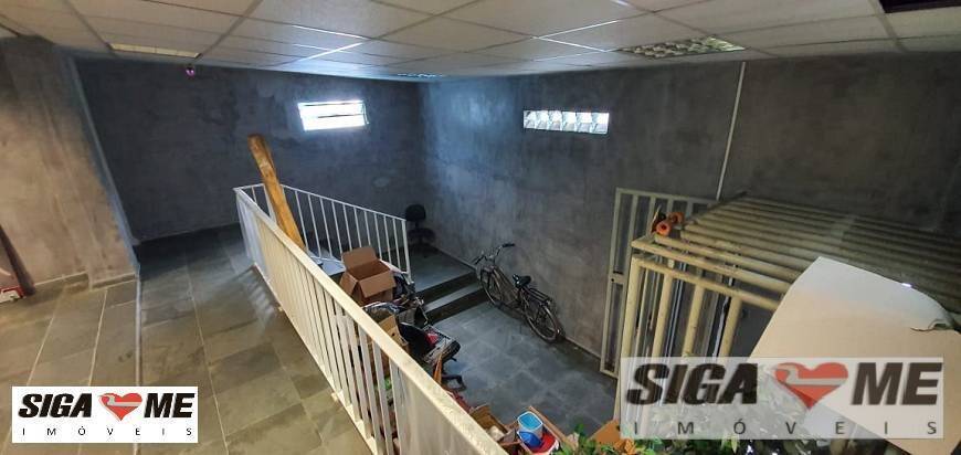 Sobrado à venda com 8 quartos, 220m² - Foto 3