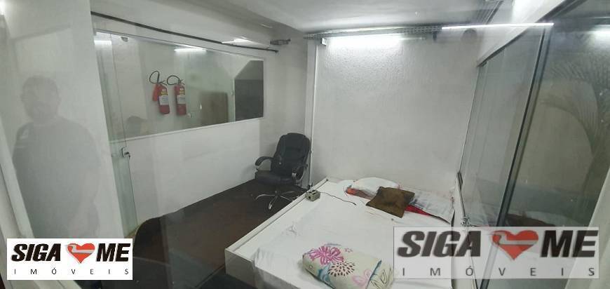 Sobrado à venda com 8 quartos, 220m² - Foto 11