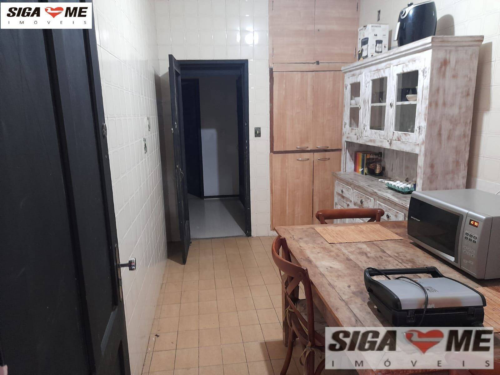 Casa à venda e aluguel com 1 quarto, 250m² - Foto 5