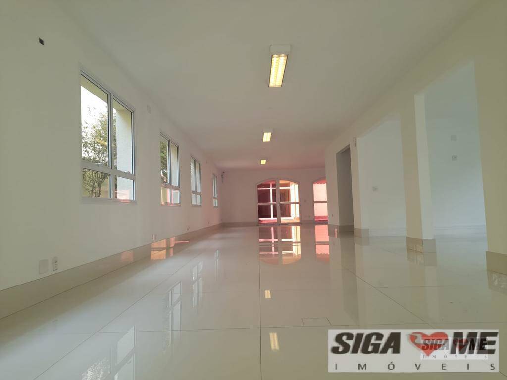 Prédio Inteiro para alugar, 680m² - Foto 1