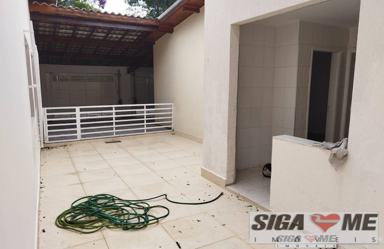 Casa para alugar com 3 quartos, 230m² - Foto 12