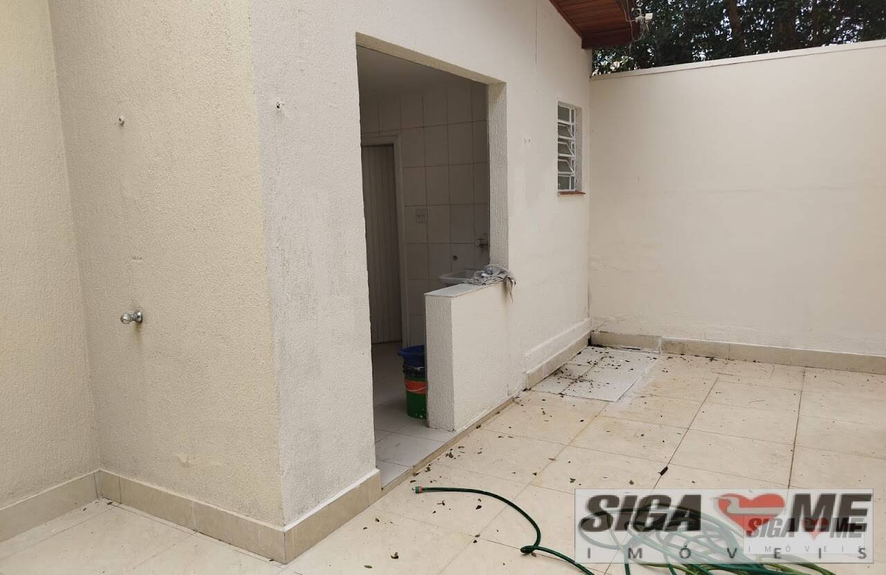 Casa para alugar com 3 quartos, 230m² - Foto 18