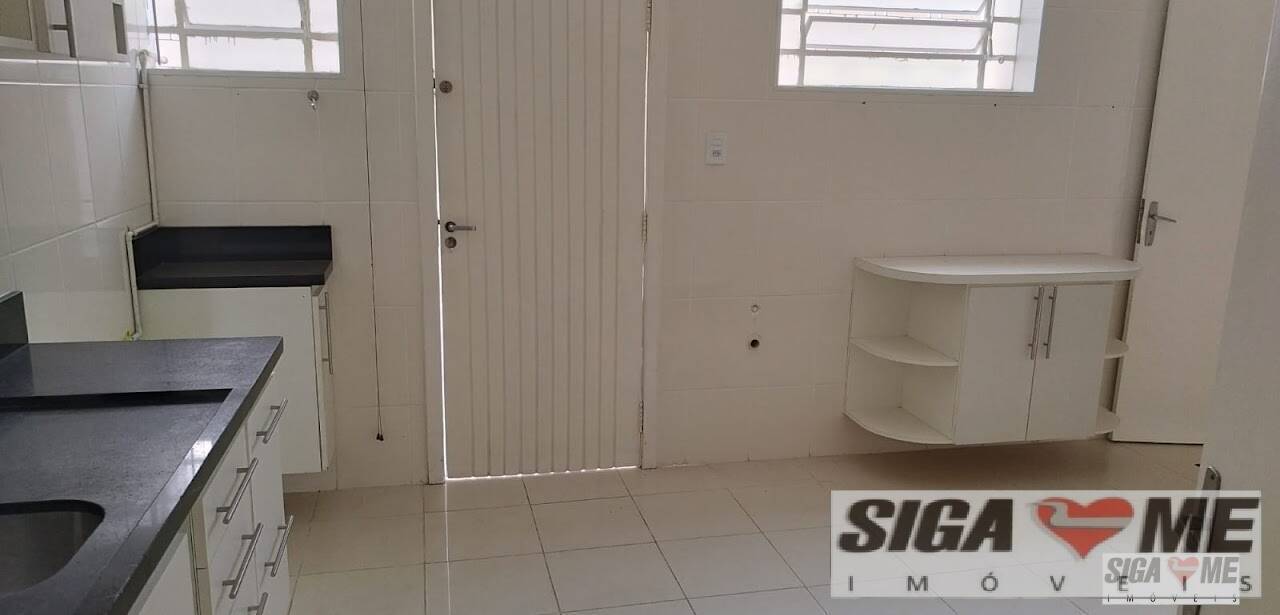 Casa para alugar com 3 quartos, 230m² - Foto 28