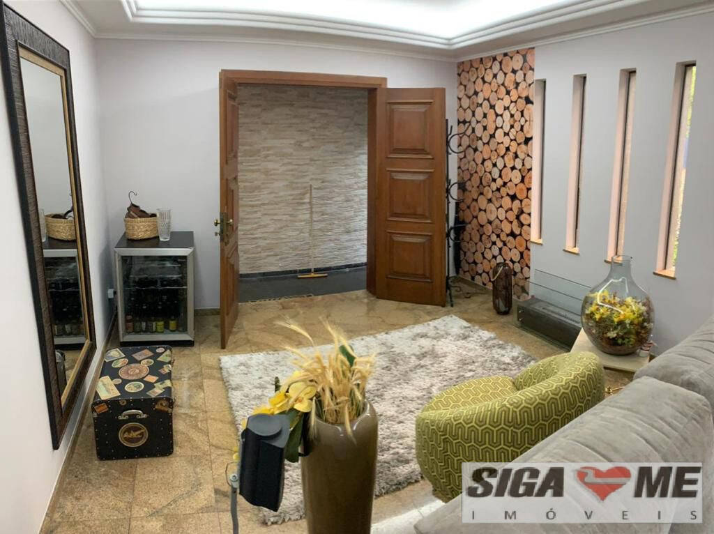 Casa à venda e aluguel com 4 quartos, 300m² - Foto 1