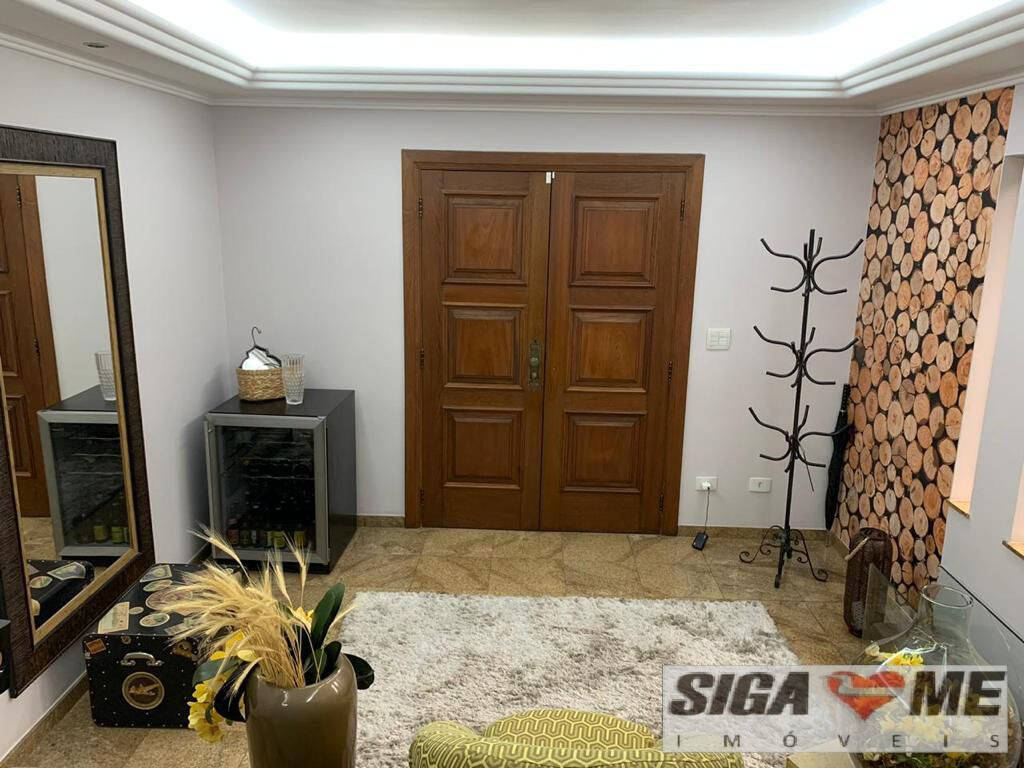 Casa à venda e aluguel com 4 quartos, 300m² - Foto 4