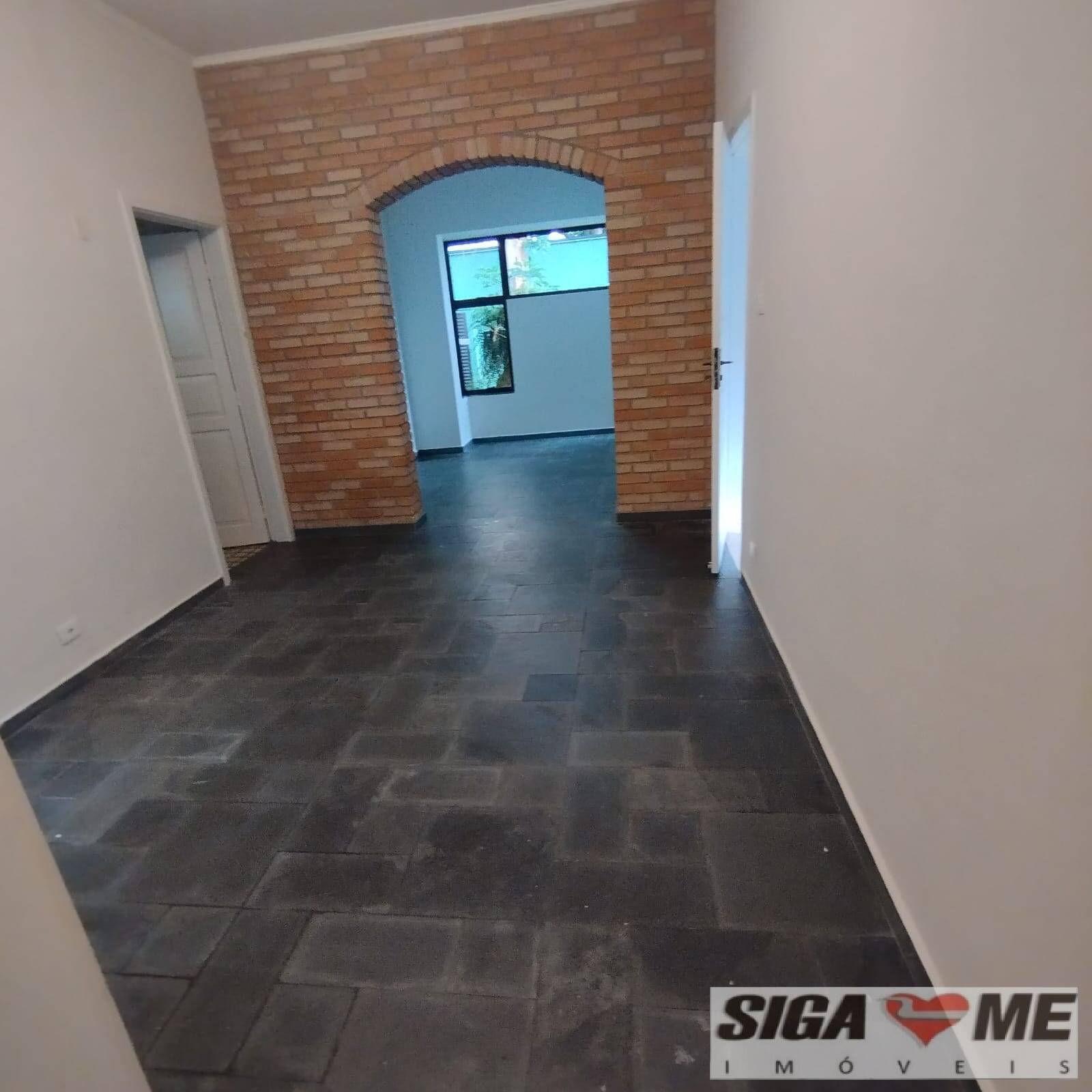 Casa para alugar com 3 quartos, 250m² - Foto 33