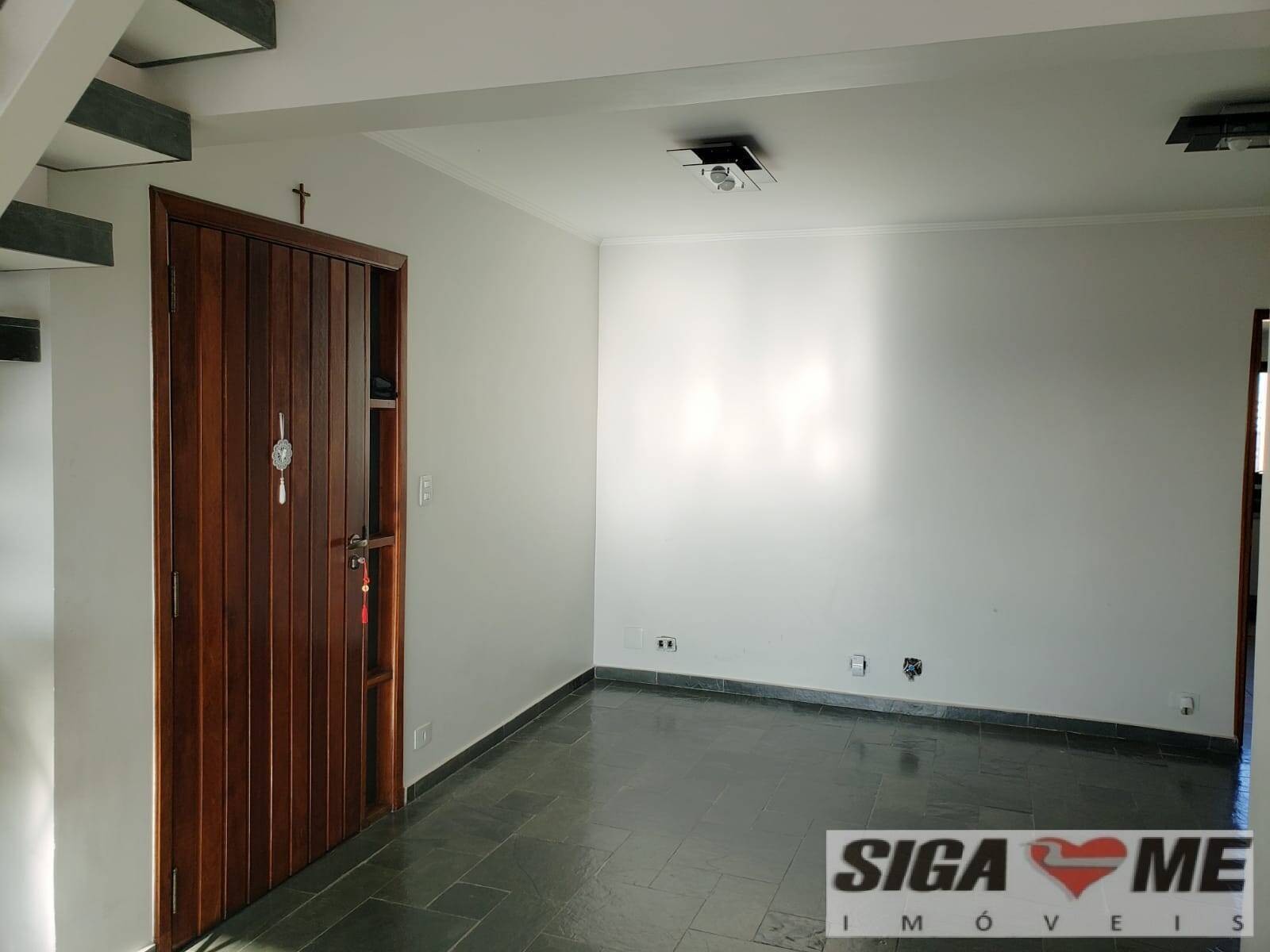 Apartamento à venda com 3 quartos, 220m² - Foto 2