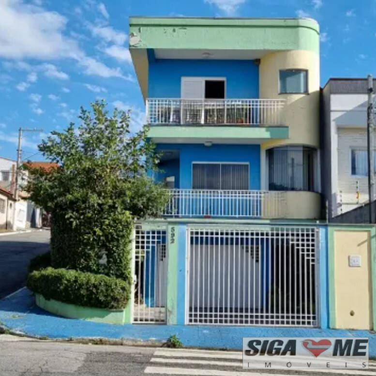 Casa à venda com 3 quartos, 225m² - Foto 1