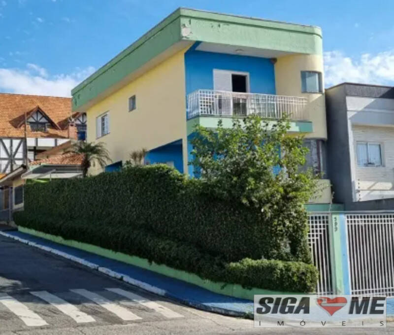 Casa à venda com 3 quartos, 225m² - Foto 2