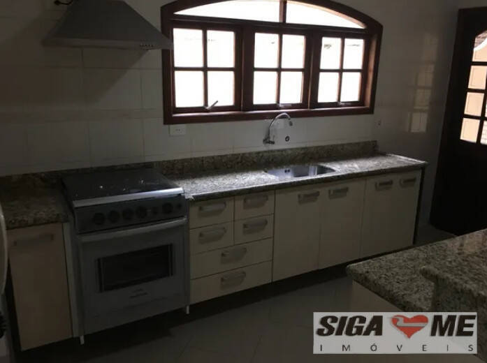 Casa à venda com 3 quartos, 180m² - Foto 8