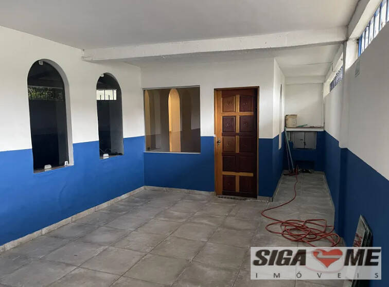 Casa à venda com 8 quartos, 242m² - Foto 4