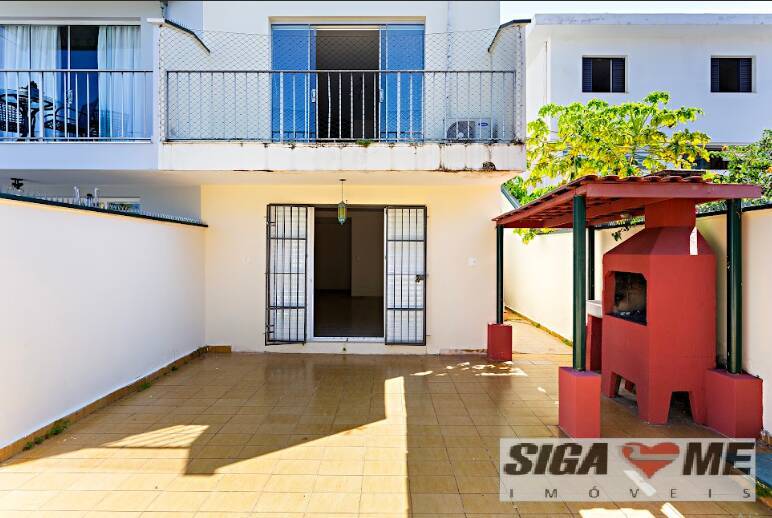 Casa à venda com 3 quartos, 215m² - Foto 1