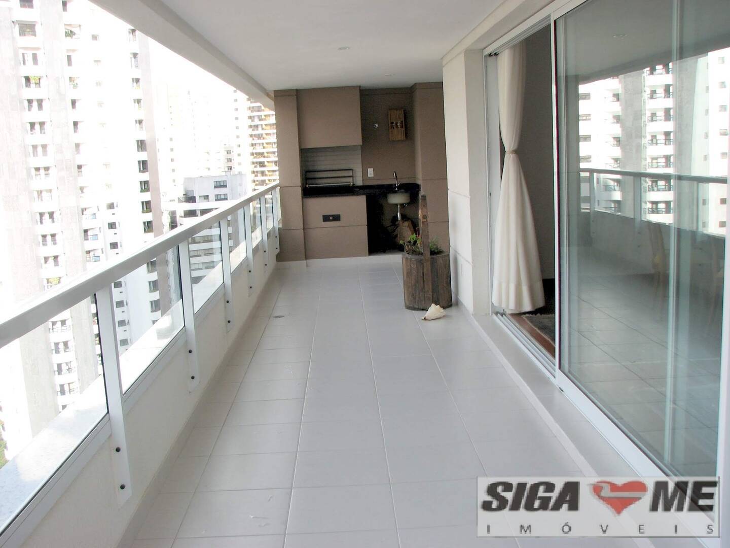 Apartamento para alugar com 3 quartos, 211m² - Foto 13