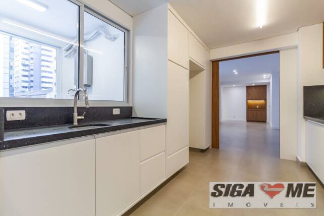 Apartamento à venda com 3 quartos, 143m² - Foto 13