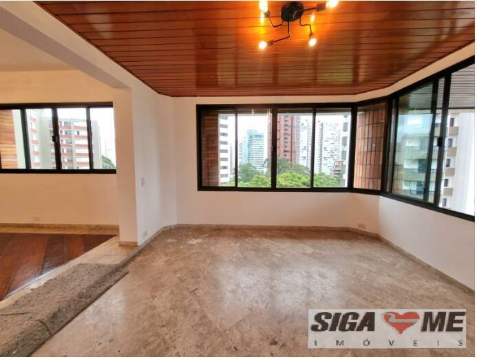 Apartamento à venda com 4 quartos, 236m² - Foto 2