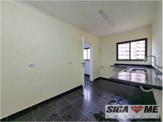 Apartamento à venda com 4 quartos, 236m² - Foto 18