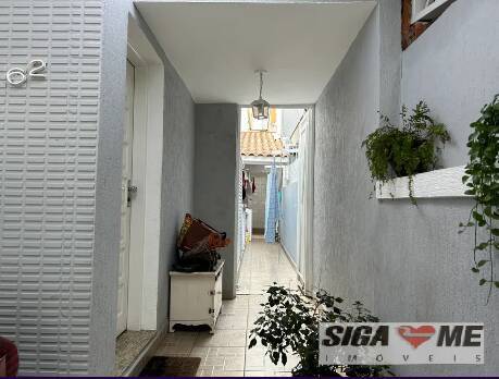 Casa à venda com 4 quartos, 150m² - Foto 1