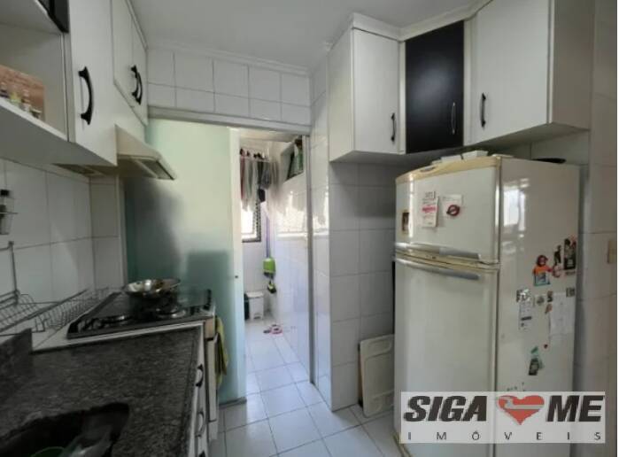 Apartamento à venda com 2 quartos, 61m² - Foto 4