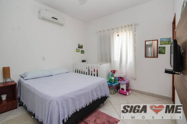 Casa à venda com 3 quartos, 270m² - Foto 12