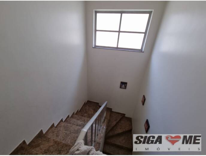 Casa à venda com 5 quartos, 300m² - Foto 11