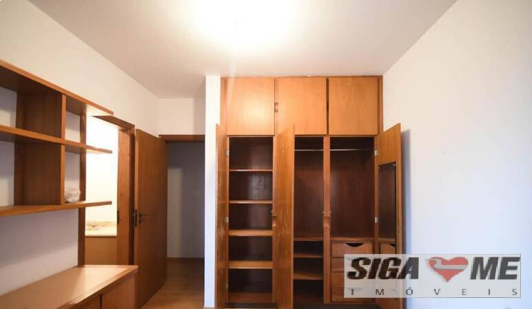 Apartamento à venda com 3 quartos, 237m² - Foto 2