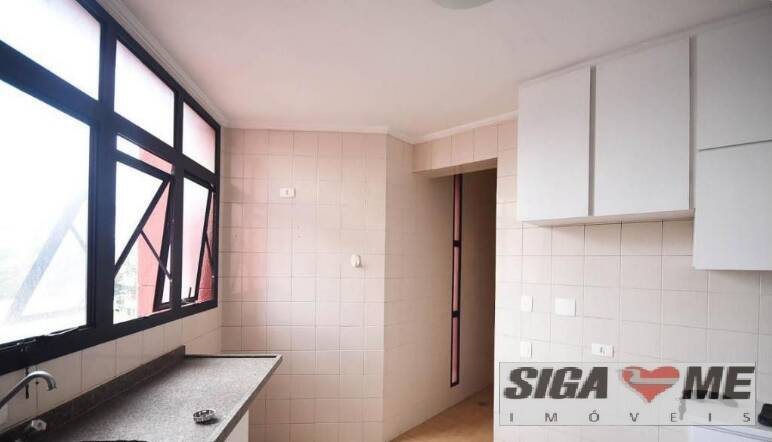 Apartamento à venda com 3 quartos, 237m² - Foto 4