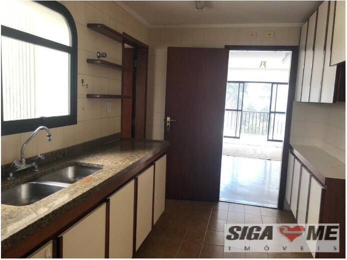 Apartamento para alugar com 3 quartos, 110m² - Foto 1