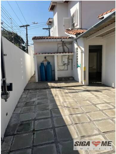 Casa para alugar com 4 quartos, 240m² - Foto 11