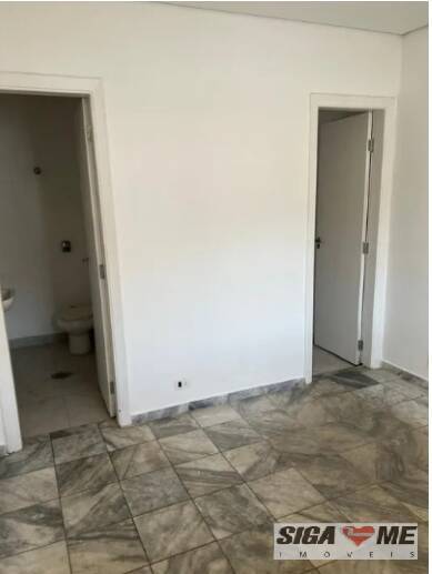 Casa para alugar com 4 quartos, 240m² - Foto 14