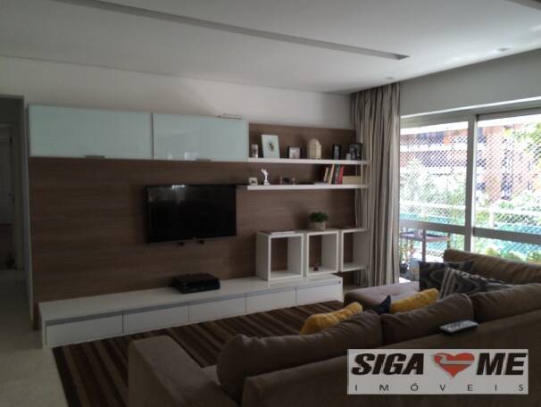 Apartamento à venda com 5 quartos, 210m² - Foto 1