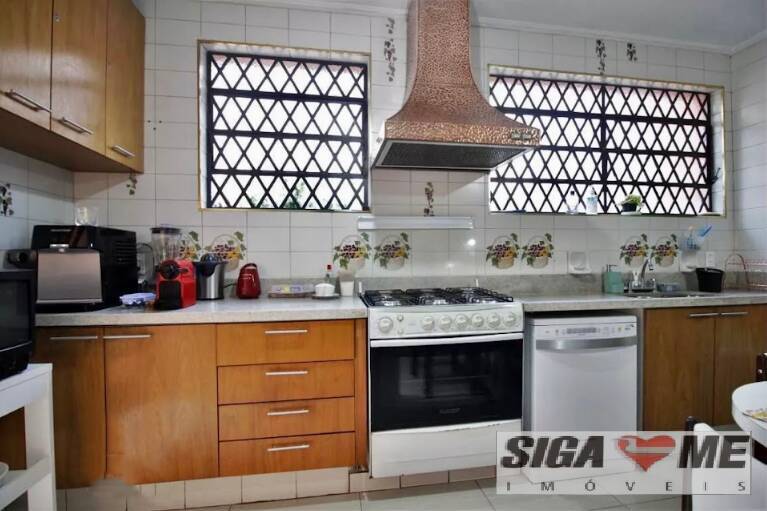 Casa à venda e aluguel com 6 quartos, 600m² - Foto 11