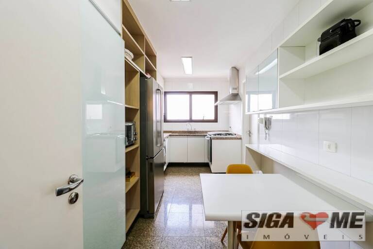 Apartamento para alugar com 3 quartos, 170m² - Foto 17