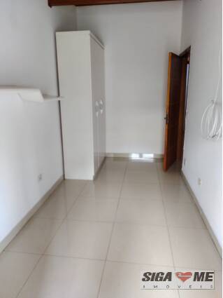 Casa à venda e aluguel com 5 quartos, 190m² - Foto 3